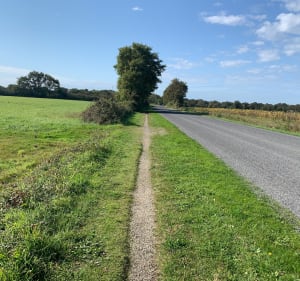 Entre chemin et route de campagne, par les Bataillères - Helene - 2