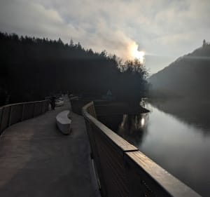 Zamek Grodno i wisząca kładka nad Jeziorem Bystrzyckim - Zagórze Śląskie - 3