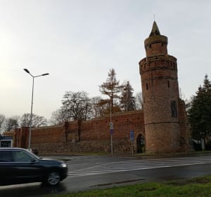 Spacer wokół średniowiecznych murów obronnych w Pyrzycach - Andżelika - 4