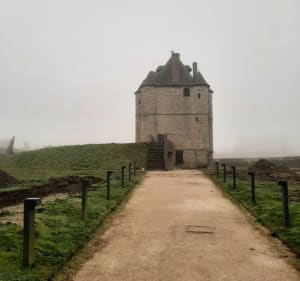 Donjon de Bours par Marest - Camblain-Châtelain - 2