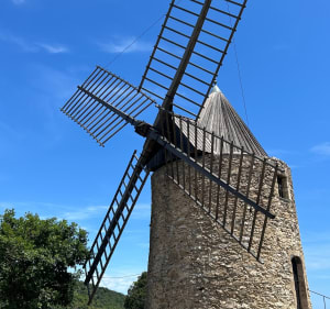Grimaud, le château, le moulin - Grimaud - 2