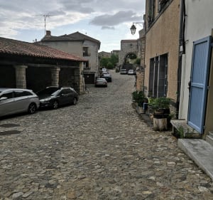 Auzon et son chemin de ronde - Lydia - 2
