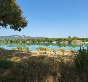 Lac et point d'eau sur la route zone d'activité du Sectar. - Bollène - 2