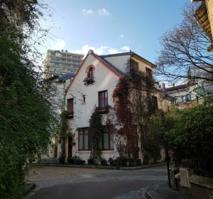 Straatkunst en met bloemen gevulde villa's in Butte-aux-Cailles - Paris 13 - 3