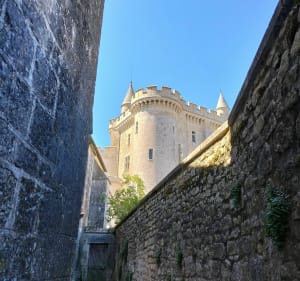 Morthemer Valdivienne, le château touche le ciel - Valdivienne - 4