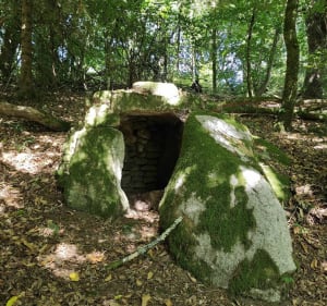 Les loges de berger et le Puy des Roches - Saint-Goussaud - 5