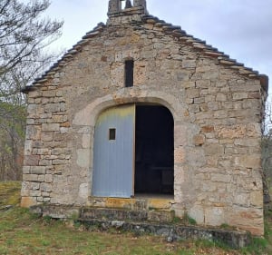 Halte à la Chapelle St-Géniès depuis le hameau du Masseguin - Lanuéjols - 4