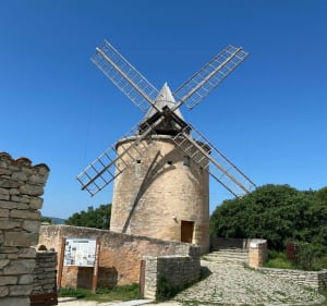 Petite boucle depuis l’église de Goult, moulin et terrasses - Goult - 4