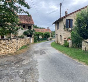 A travers la campagne Périgourdine et ses monuments à Milhac-de-Nontron - Milhac-de-Nontron - 4