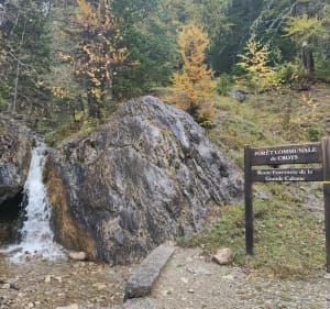 Le lac du Lauzerot et chapelle - Crots - 3