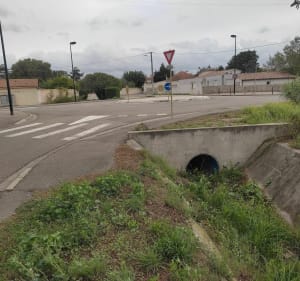 Orange : canal de Pierrelatte et tunnel sous la colline. - Orange - 3