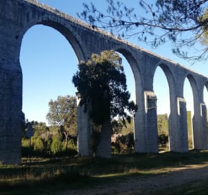 Castries le village, son château, l'aqueduc, par Fondespierre - Castries - 3