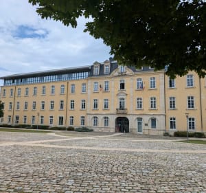 Entre places et parcs de Dijon - Dijon - 5