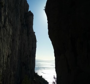 La grande Candelle par la fissure du couloir du Candelon - Marseille - 3