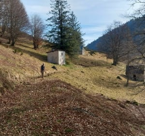 Melles, Pic Plumieres, vue sur le Crabere - Melles - 3