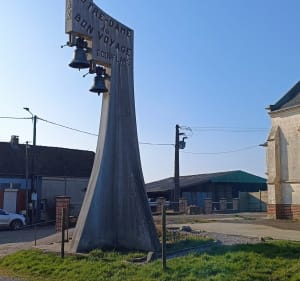 Château de Bomy et éoliennes - Bomy - 3