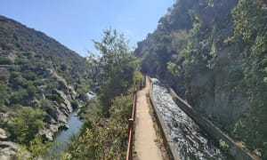 Belle balade dans les Gorges de la Guillera le long du canal - Rodes - 66