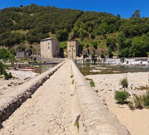 Balade entre vignes et Ardèche à Vallon-Pont-d'Arc - Vallon-Pont-d'Arc - 3