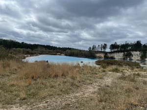 Guizengeard en de steengroevemeren met turquoise wateren - Guizengeard - 21