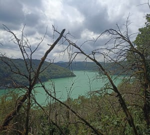 Belle balade avec vue sur le lac de Vouglans - La Tour-du-Meix - 38