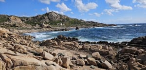 La Tonnara, et Baie de Stagnolu, le long de la mer - Bonifacio - 9