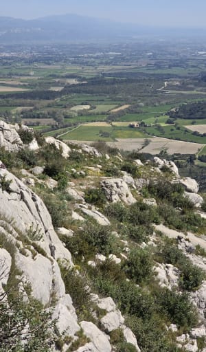 Virée sur le toit des Alpilles et perspective vers l'azur - Eyguières - 17