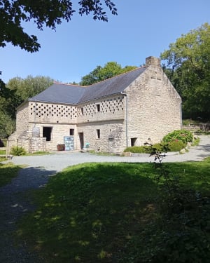 La chapelle de Saint They, le moulin Tréouzien et la mer. - Plouhinec - 6
