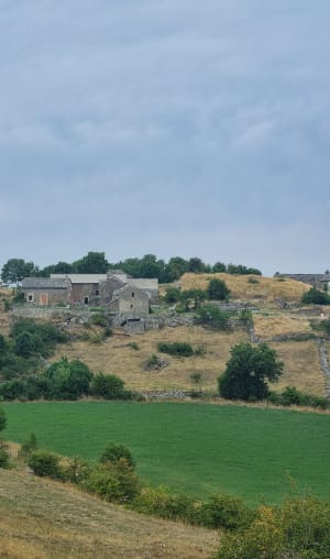 Mont Chabrio vanuit Sauveterre - Sauveterre, Gorges du Tarn Causses - 2