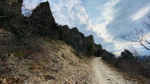 Incroyable falaise des Pénitents et panoramas sublimes - Les Mées - 14