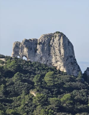 Rocher des Deux Trous, Mont Gaussier et Lac du Peiroou - Saint Rémy de Provence - 42