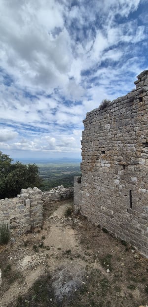 Castrum Saint-Jean et voyage dans le temps - Rougiers - 26