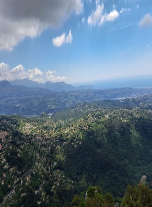 Vence et ces Baous (Noirs et Blancs ). - Vence - 12