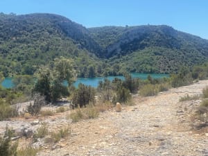 Beschouwing van het Esparronmeer en de magie van zijn azuurblauwe oevers - Gréoux-Les-Bains - 23