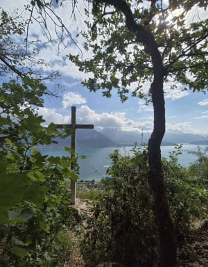 Circuit van de Drie Kruizen en turquoise water van Semnoz - Annecy - 78