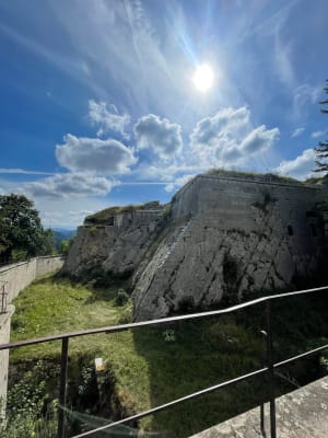 Sur les hauteurs de Pontarlier et bâti militaire - Emma - 3