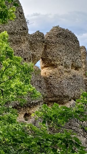 Incroyable falaise des Pénitents et panoramas sublimes - Les Mées - 12