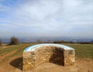 Mont Thou en zijn cabornes, overblijfselen uit het verleden - Saint-Cyr-au-Mont-d'Or - 71