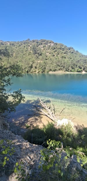 Beschouwing van het Esparronmeer en de magie van zijn azuurblauwe oevers - Gréoux-Les-Bains - 36