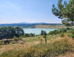 Découverte du Lac de Saint-Front et massif du Mézenc en fond - audrey - 2
