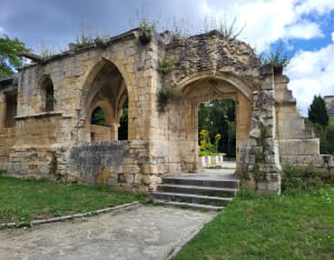 Caen une abbaye en cache une autre et rues commerçantes - Caen - 3