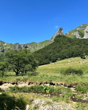 Cascade de la Biche et cirque glaciaire dans la vallée de Chaudefour - Chambon-sur-Lac - 22