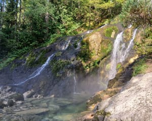 Cascade du Pissieu et magnificence des sommets baujus - Le Châtelard - 10
