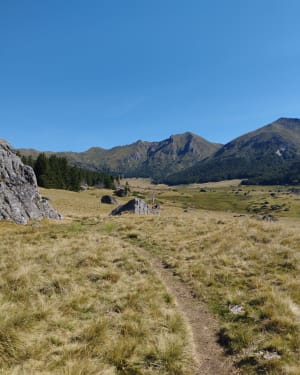 8 km sur le sentier de la vallée de la Fontaine Salée - Chastreix - 7
