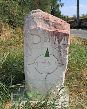 Moulin de Puy d'Ardanne, par Aire de la Briande - Chalais - 7