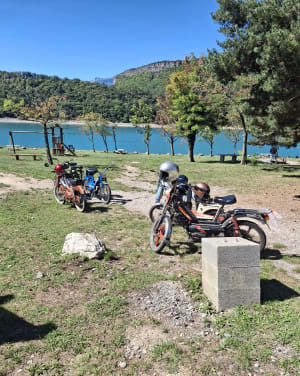 Lac de Monteynard : lagon bleu et passerelles suspendues - Nelly - 4