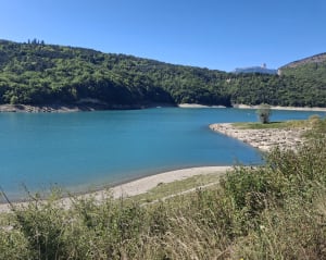 Lac de Monteynard : lagon bleu et passerelles suspendues - Nelly - 5