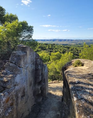 Grotten van Calès vanuit het dorp Lamanon - françois - 11