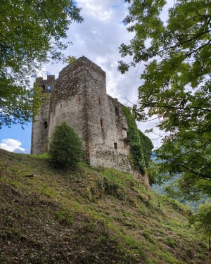 Château de Chantemerle et jouer aux chevaliers - Alexandra - 2