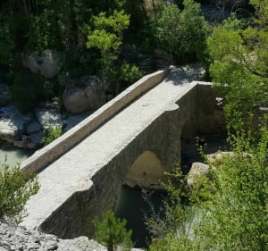 Baignade dans les eaux fraiches du Méouges - Châteauneuf de Chabre - 2