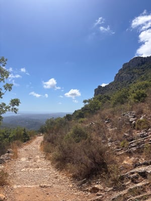 Promenade au Baou de Saint-Jeannet et drôles de cabanes - Maelwenn - 4